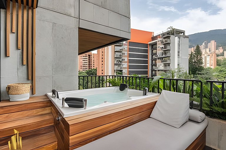 Morph 702 - Luxy Apartment with Panoramic View, AC
