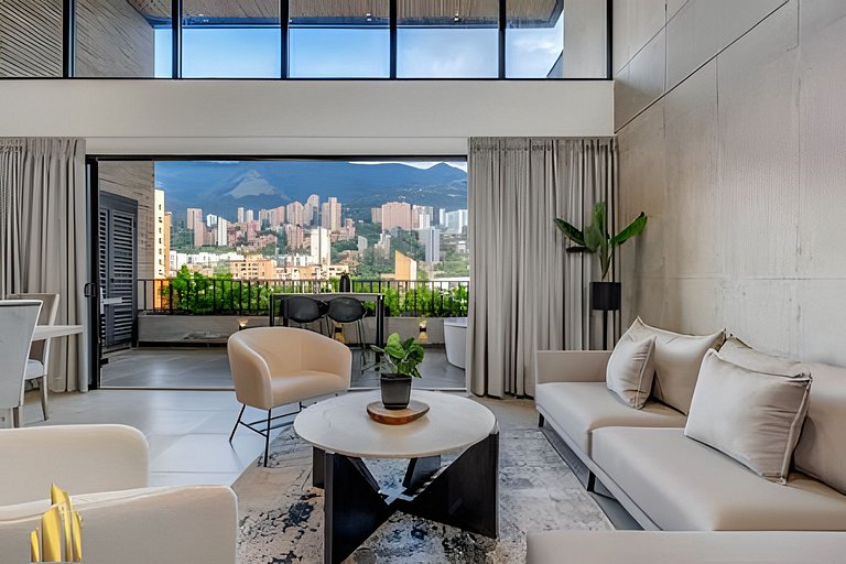 Morph 1401 - Luxe & bright ap in Poblado with AC