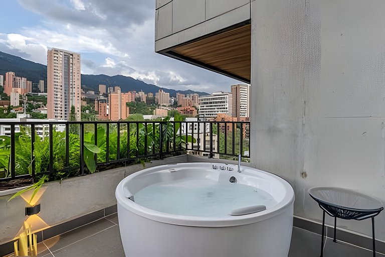 Morph 1401 - Luxe & bright ap in Poblado with AC