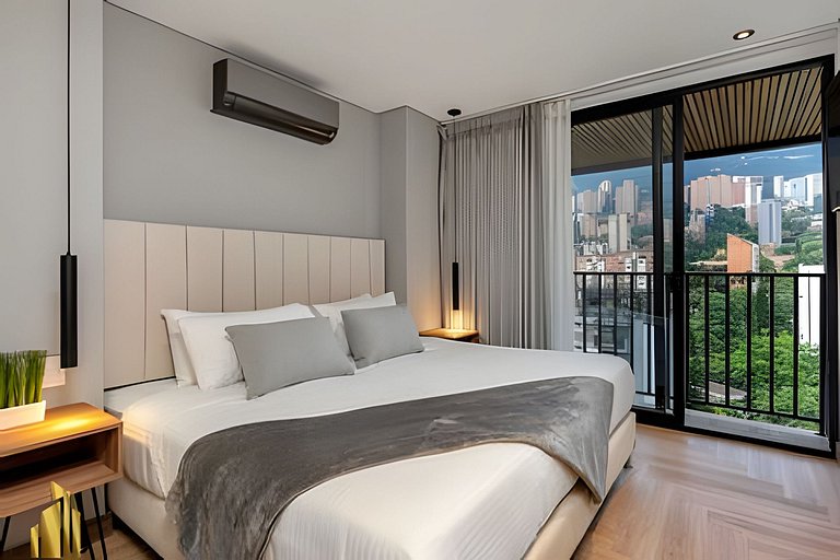 Morph 1401 - Luxe & bright ap in Poblado with AC