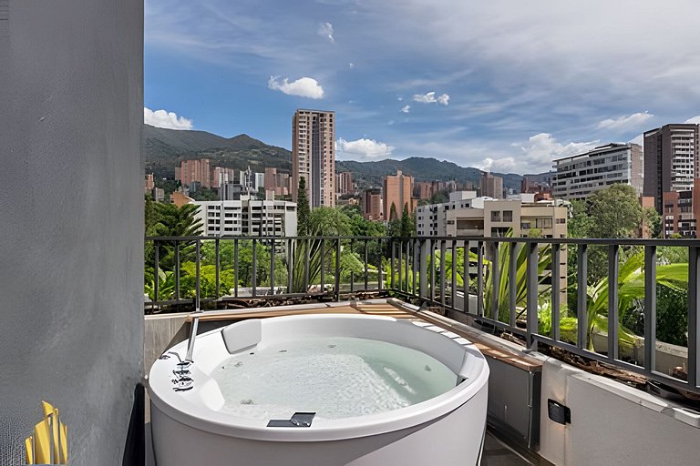 Morph 1002 - Luxe apt in Poblado/AC/BBQ