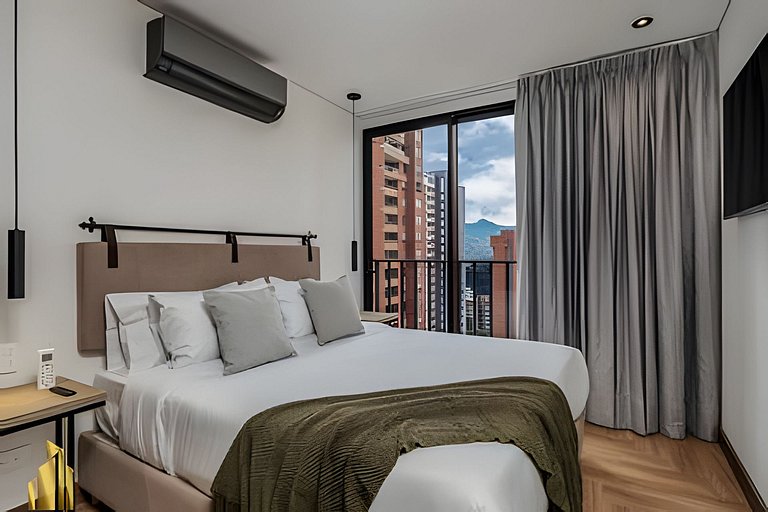 Morph 1002 - Luxe apt in Poblado/AC/BBQ