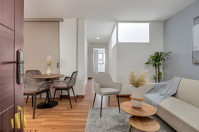 Aria Living 401 - Sophisticated Living in Laureles