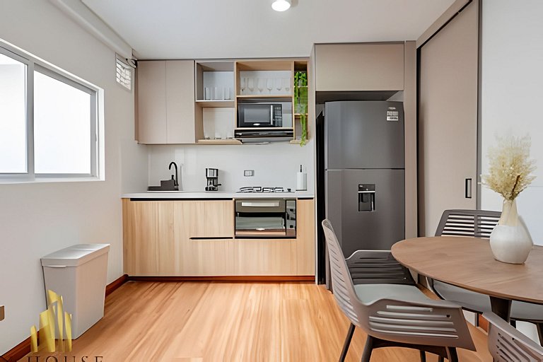 Aria Living 401 - Sophisticated Living in Laureles