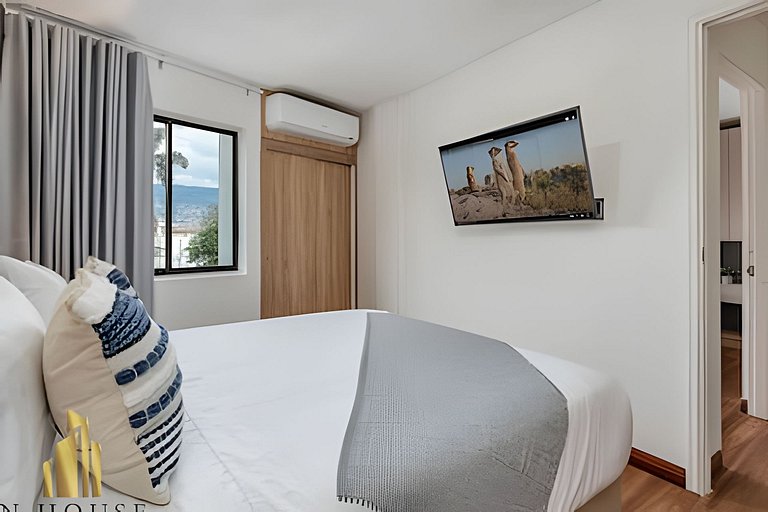 Aria Living 401 - Sophisticated Living in Laureles
