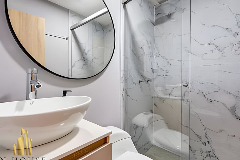 Aria Living 401 - Sophisticated Living in Laureles