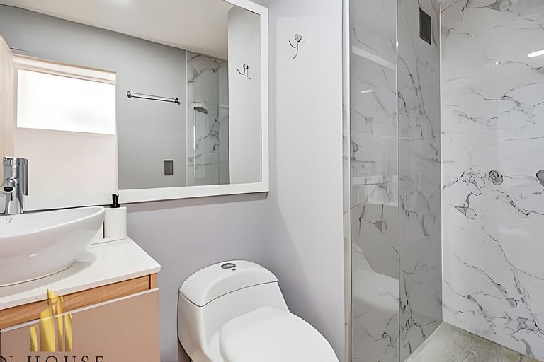 Aria Living 401 - Sophisticated Living in Laureles