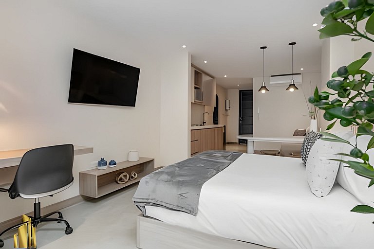 Solei Loft 202 - Chic Studio with AC