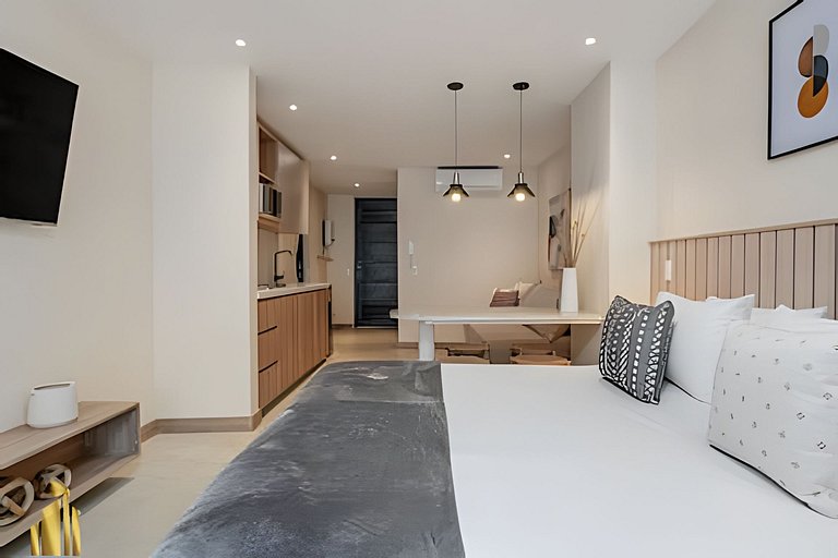 Solei Loft 202 - Chic Studio with AC