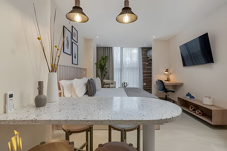 Solei Loft 202 - Chic Studio with AC