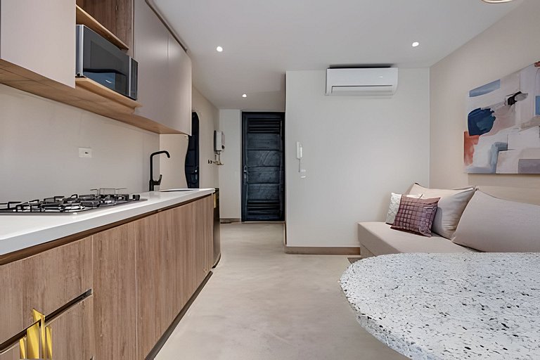 Solei Loft 202 - Chic Studio with AC