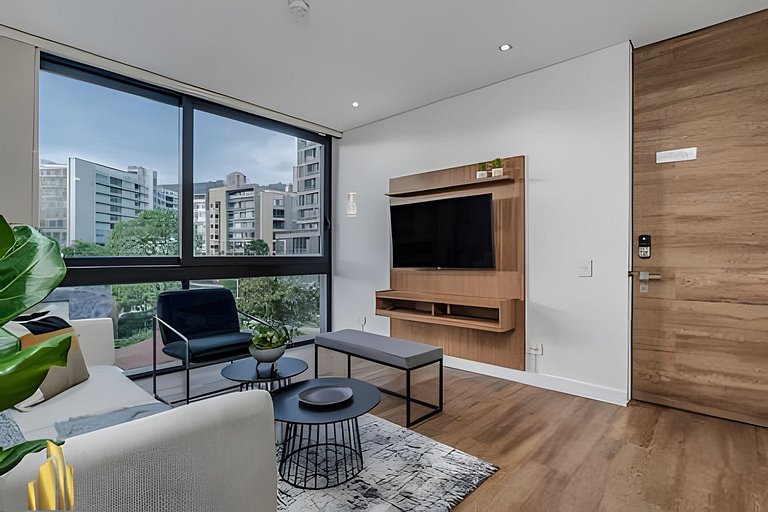 Energy 403 - Prestigious Urban Oasis / Pool