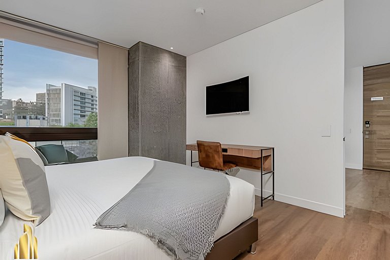 Energy 403 - Prestigious Urban Oasis / Pool