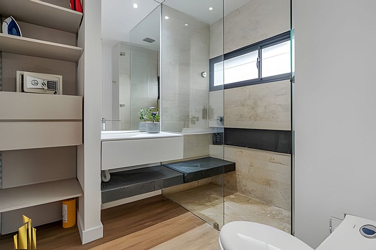 Energy 403 - Prestigious Urban Oasis / Pool