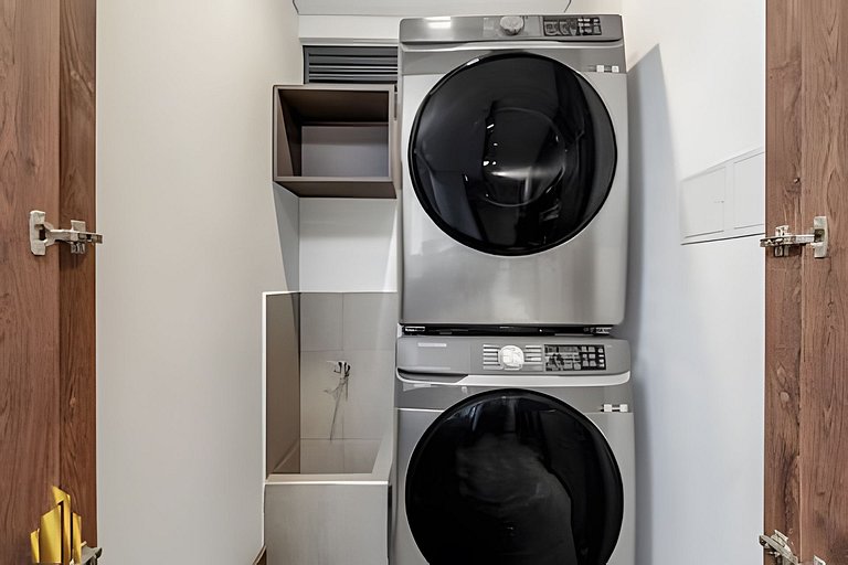 Morph 1302 - Spacious & private apt w BBQ/Jacuzzi