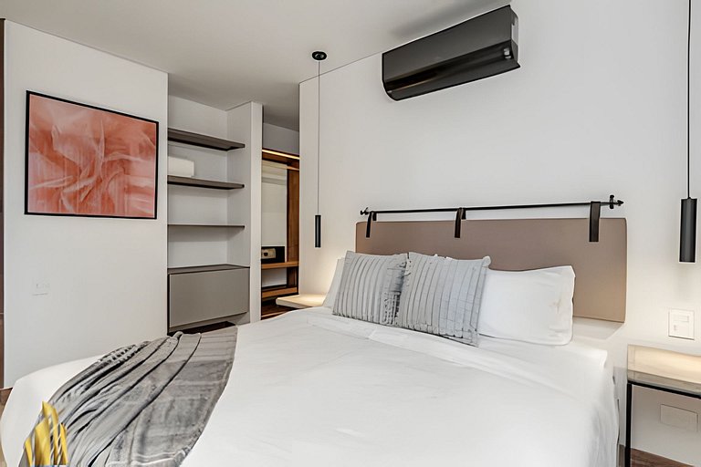 Morph 1302 - Spacious & private apt w BBQ/Jacuzzi