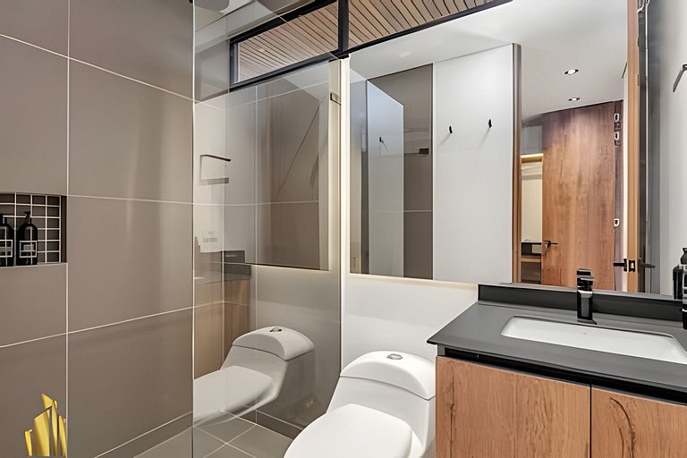 Morph 1302 - Spacious & private apt w BBQ/Jacuzzi