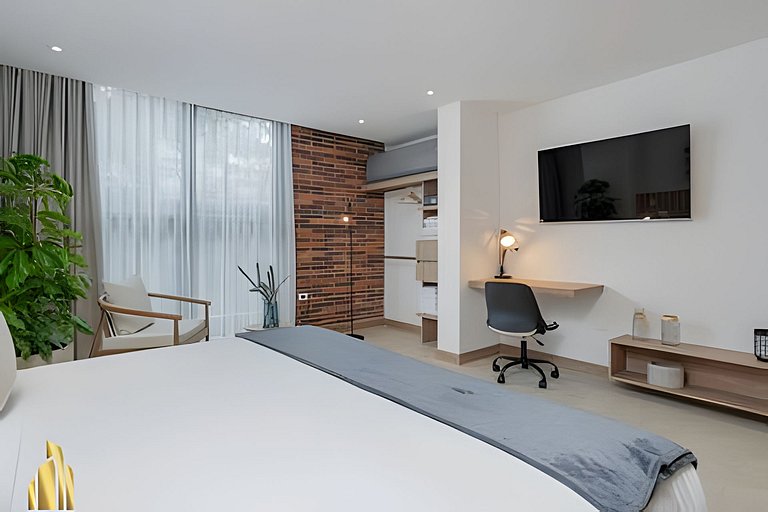 Solei Loft 203 - Comfy and Bright Apt with AC