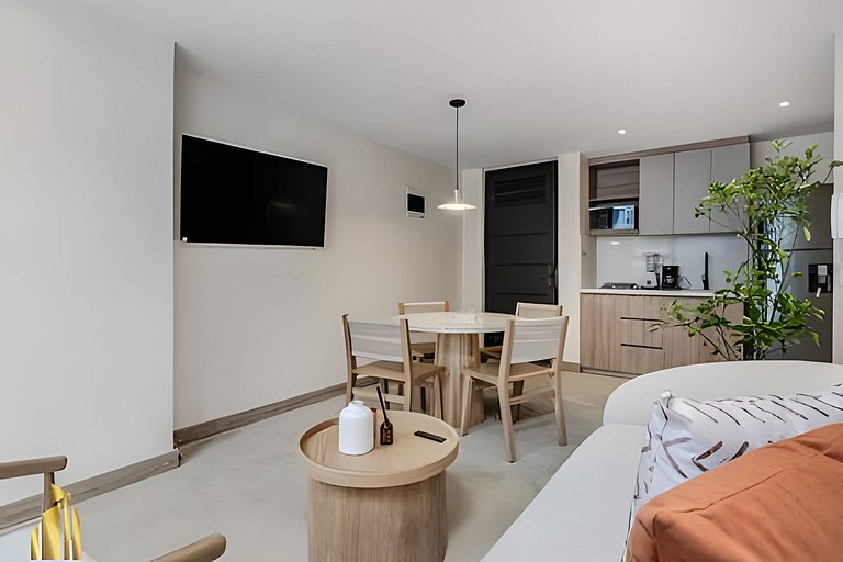 Solei Loft 301 - Location/Trendy Jacuzzi Living