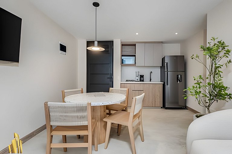 Solei Loft 301 - Location/Trendy Jacuzzi Living