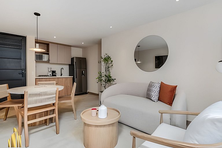 Solei Loft 301 - Location/Trendy Jacuzzi Living
