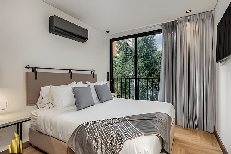 Morph 402 - Serene Getaway: Jacuzzi, AC, BBQ