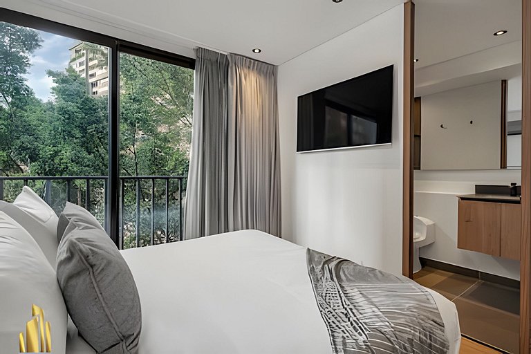 Morph 402 - Serene Getaway: Jacuzzi, AC, BBQ