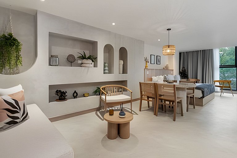 Solei Loft 302 - Elegant Oasis: Loft/Jacuzzi/AC