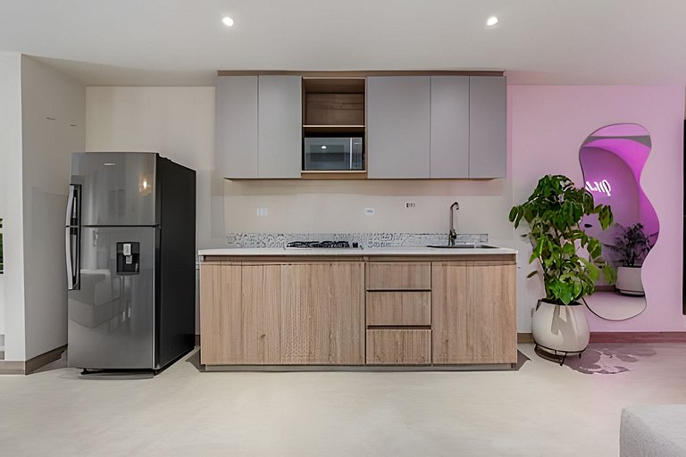 Solei Loft 302 - Elegant Oasis: Loft/Jacuzzi/AC