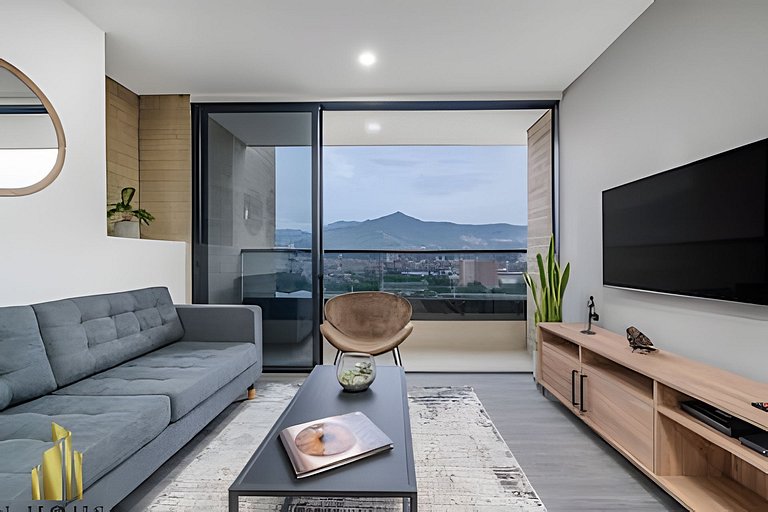 Class 48 1103 - Loft-style living/panoramic views