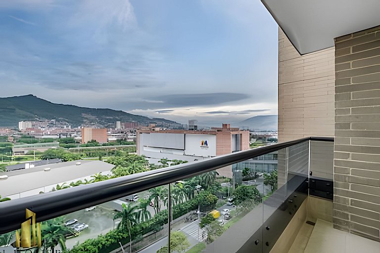 Class 48 1103 - Loft-style living/panoramic views