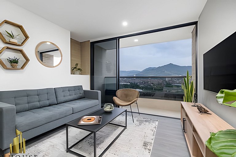 Class 48 1103 - Loft-style living/panoramic views
