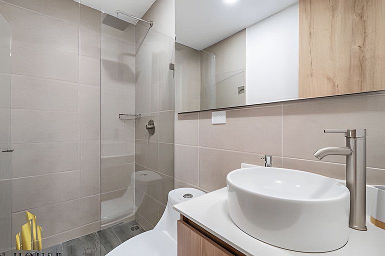 Class 48 1103 - Loft-style living/panoramic views
