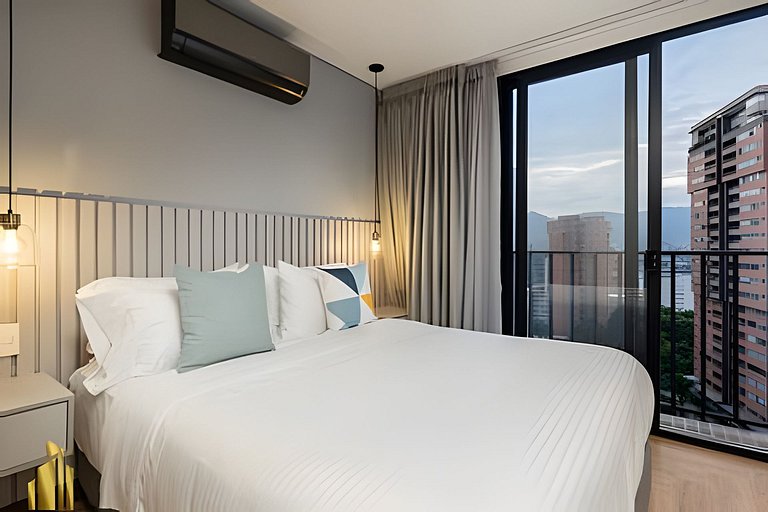 Morph 902 - Luxury Apt in Poblado with Balcony