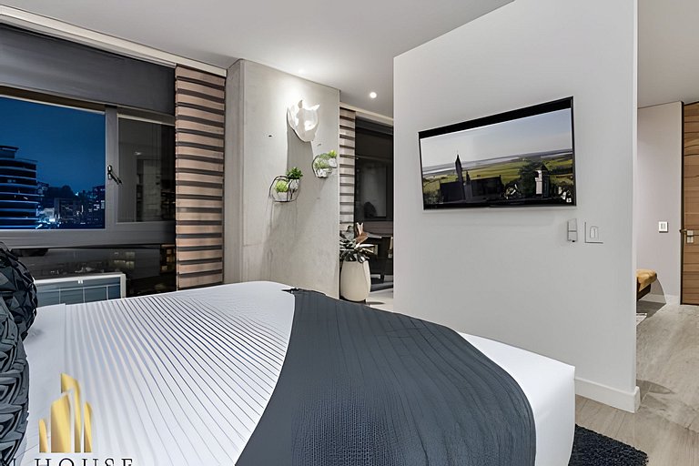 Energy 1603 - Modern Design & Prime Location/ AC