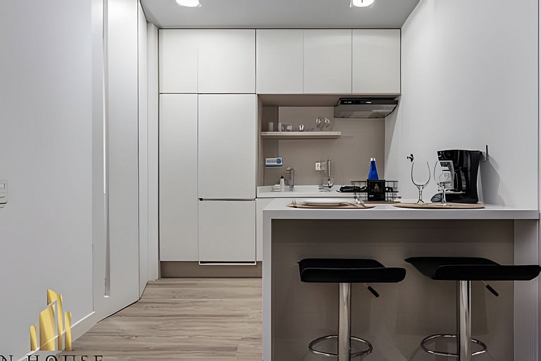 Energy 1603 - Modern Design & Prime Location/ AC