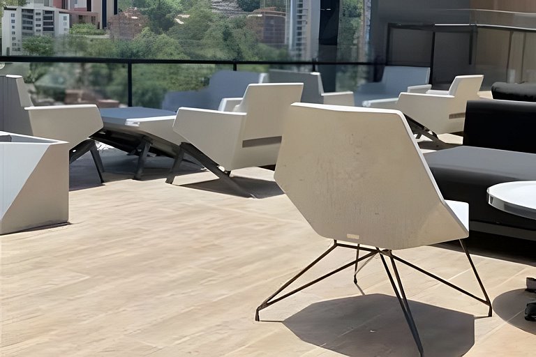 Energy 1603 - Modern Design & Prime Location/ AC