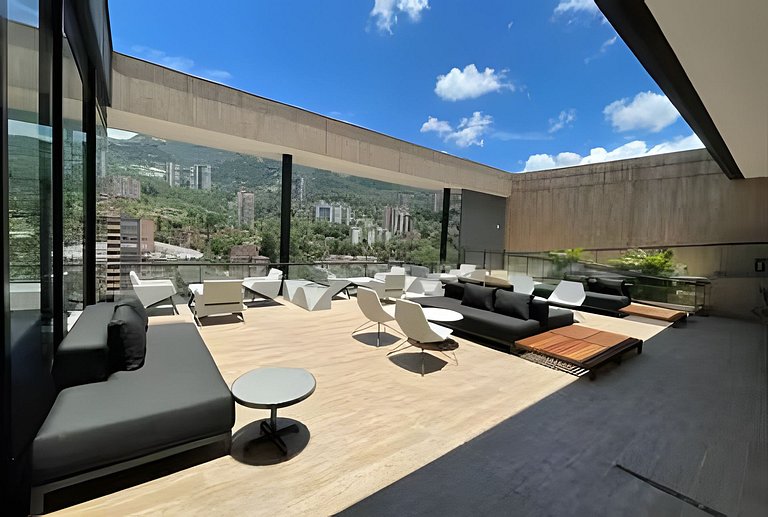 Energy 1603 - Modern Design & Prime Location/ AC
