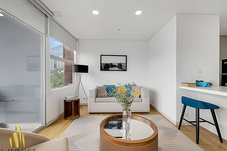 Urban 2505 - Oasis with pool and gym