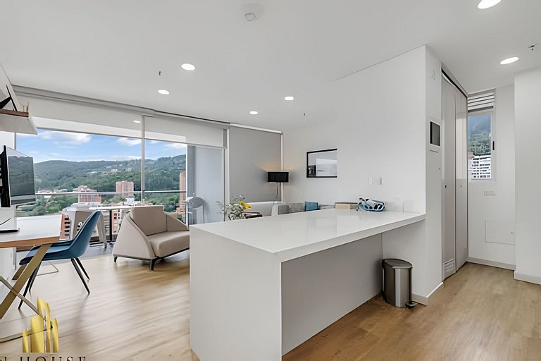 Urban 2505 - Oasis with pool and gym