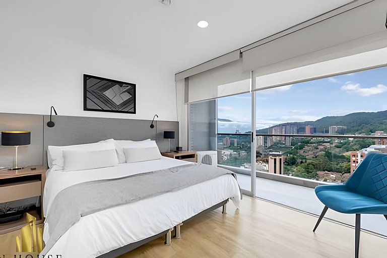 Urban 2505 - Oasis with pool and gym
