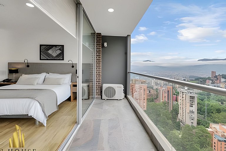 Urban 2505 - Oasis with pool and gym