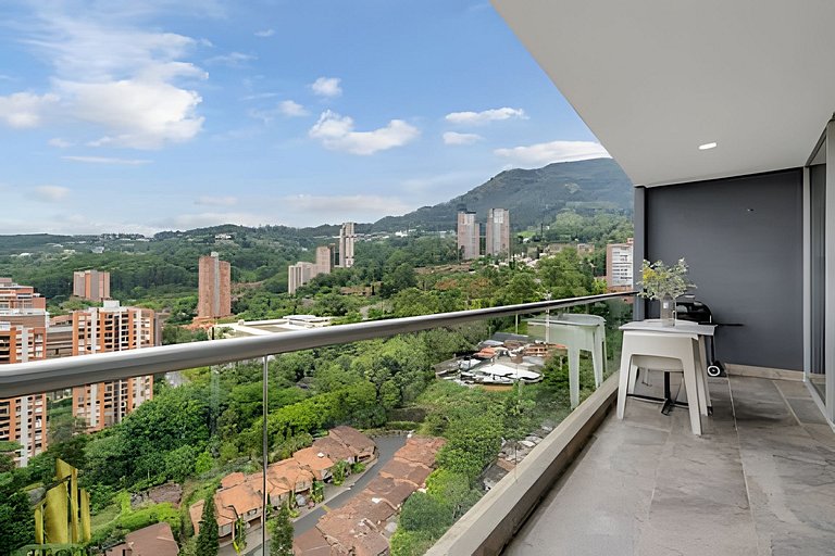 Urban 2505 - Oasis with pool and gym