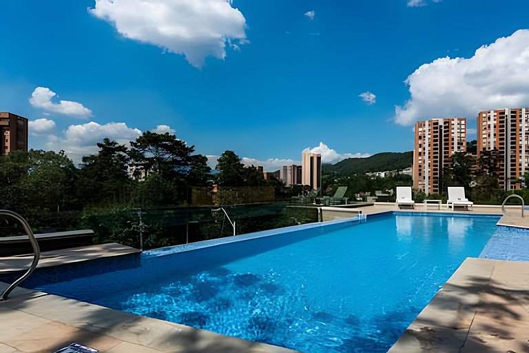 Urban 2505 - Oasis with pool and gym