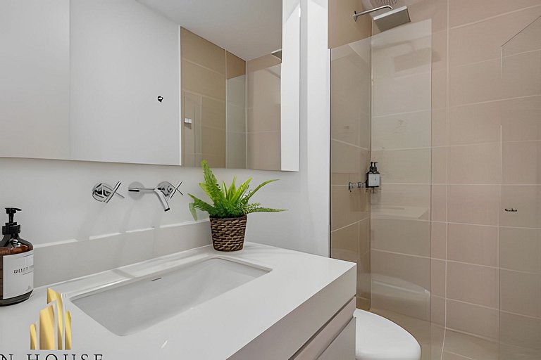 Urban 2505 - Oasis with pool and gym