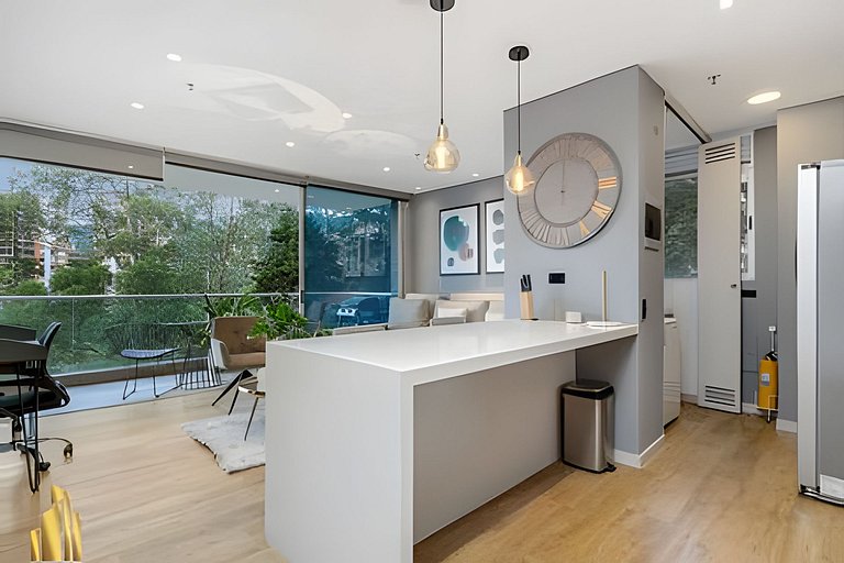 Apartamento sereno y luminoso con piscina/gimnasio