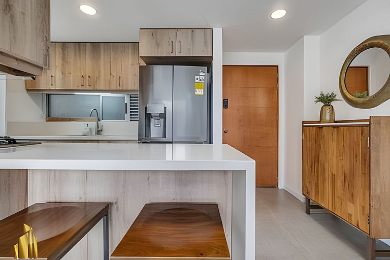 Torre 6 Sur - Trendy Loft: Balcony, AC / Poblado