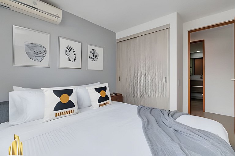 Torre 6 Sur - Trendy Loft: Balcony, AC / Poblado