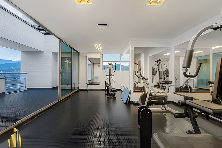 Torre 6 Sur - Trendy Loft: Balcony, AC / Poblado