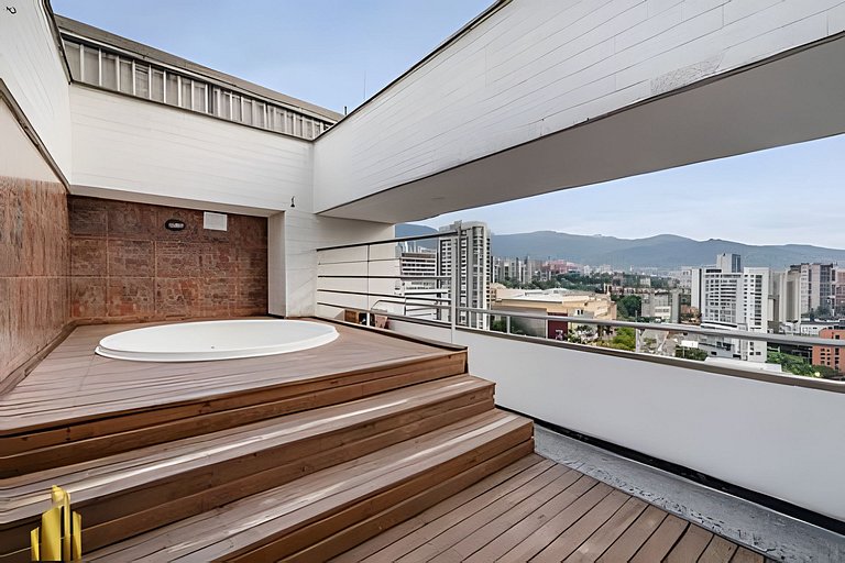 Torre 6 Sur - Trendy Loft: Balcony, AC / Poblado